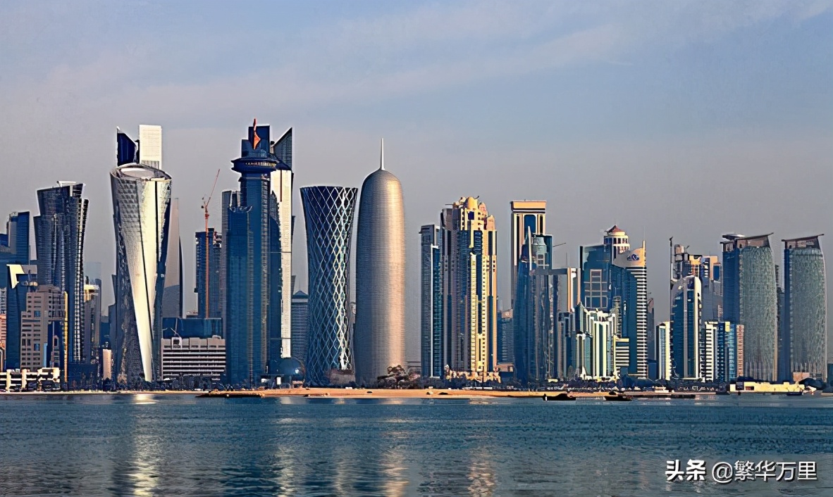 西亚的超级富国，卡塔尔只有280万人，一月工资多少钱？